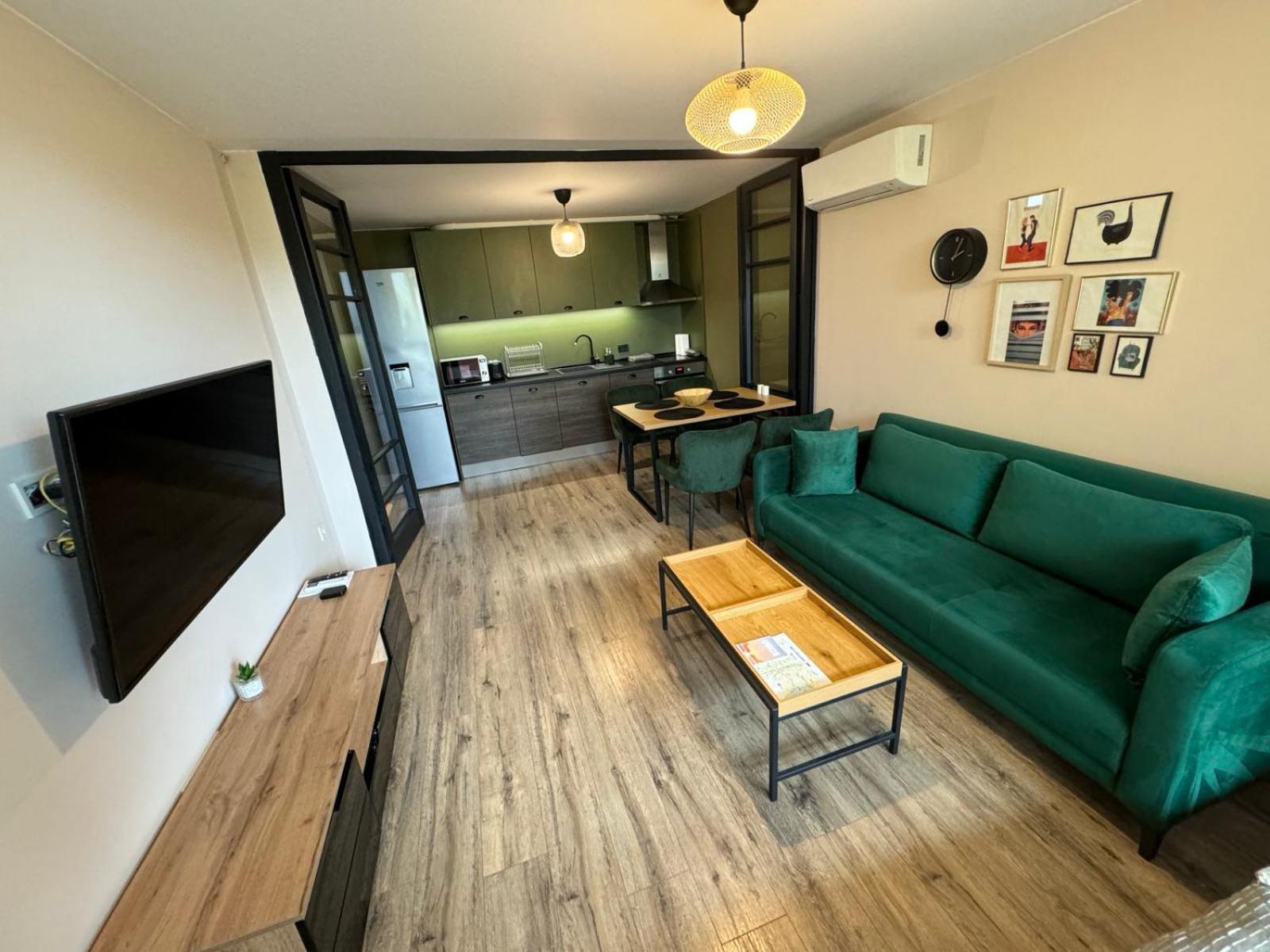 Lovely 1 Bedroom Apartment In The Heart Of Varna ภายนอก รูปภาพ